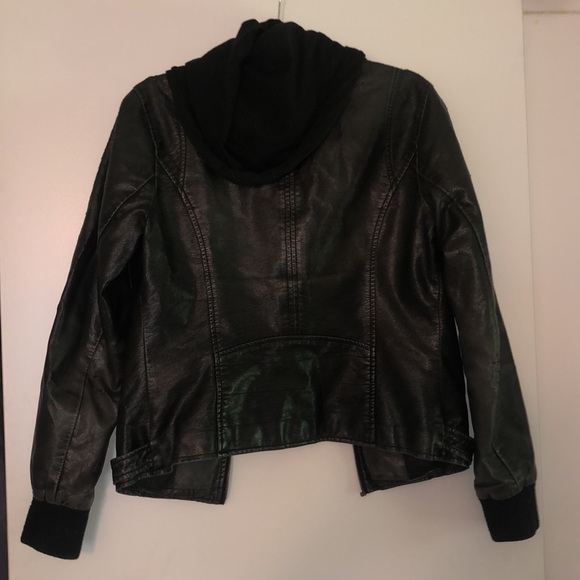 Black Rivet faux leather motorcycle jacket (M) - Picture 7 of 9